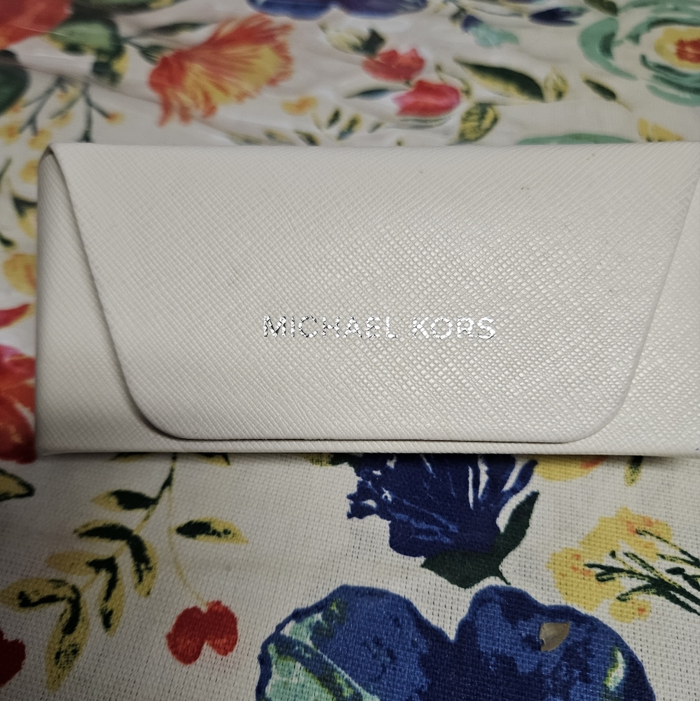 Micheal Kors  eyewear case